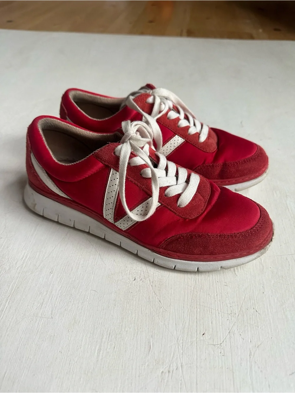 Vionic Nana Cherry Red Sneakers